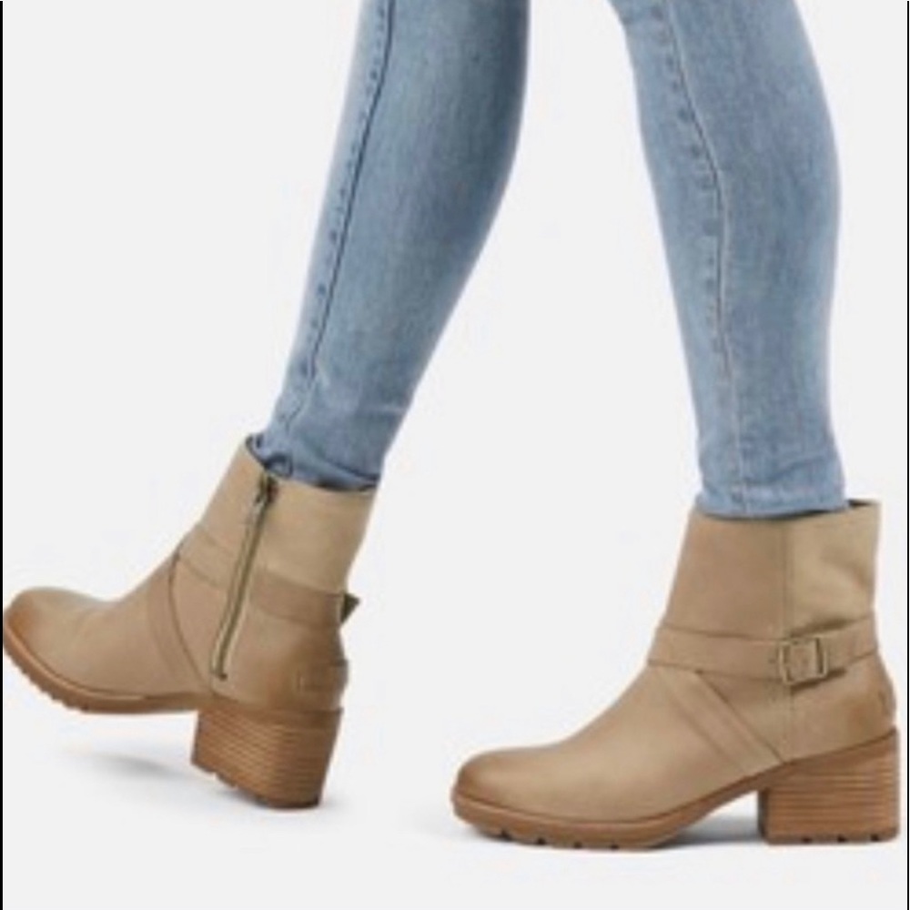 SOREL CATE LEATHERS BUCKLE WATERPROOF SANDY BOOT SIZE:9